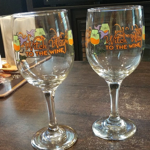 Set/2 Witch Wine glasses, Halloween,EUC